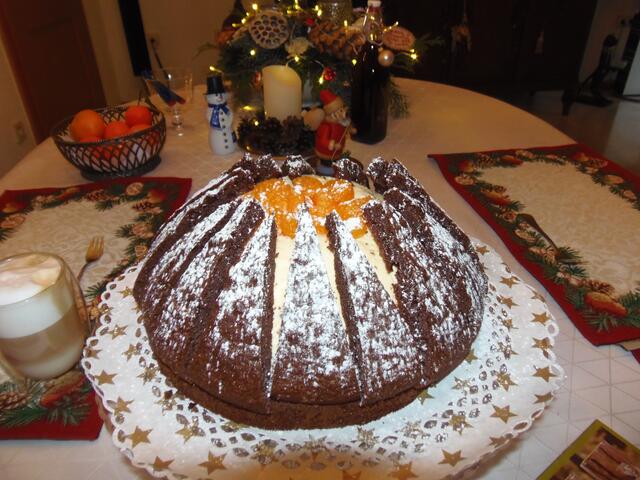 . . . und zu Weihnachten gibt es dann schon mal so ein Prachtstück von Kuchen. Ja, mir geht es gut!