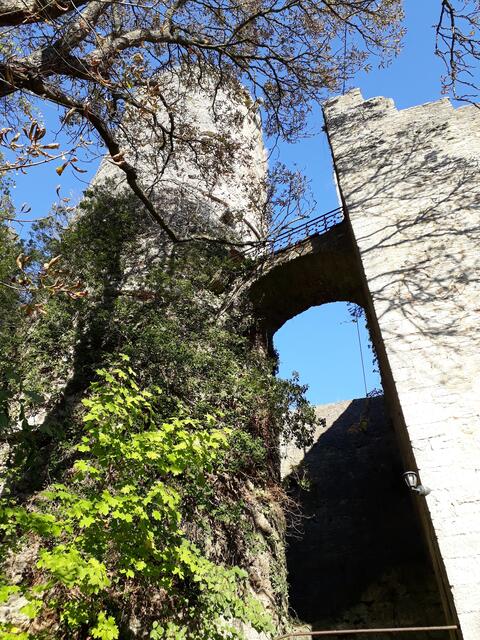 Übergang von der Burg zum Turm, Krautheim