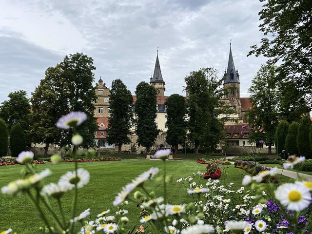 Öhringer Schloss mit Stiftskirche und Garten