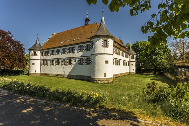 Wasserschloß Kirchhausen an einem schönen Tag