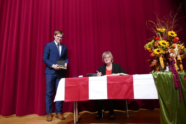 Eintrag ins Goldene Buch von Irmgard Nesper