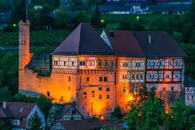 Das Talheimer Schloss in der Abendbeleuchtung