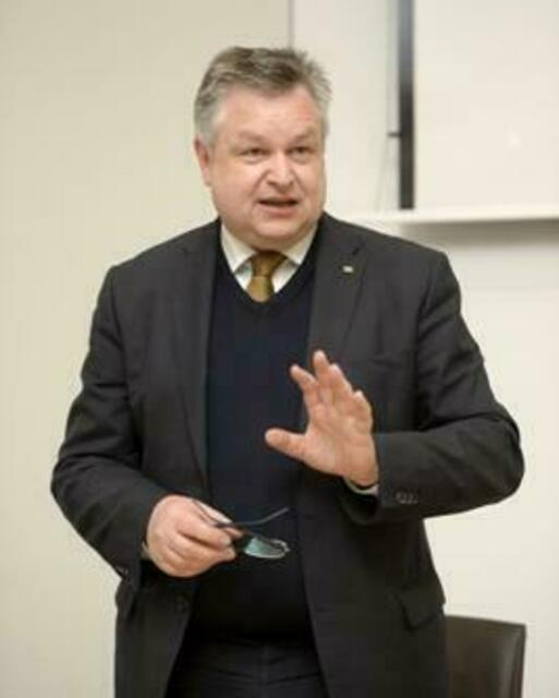 Der wiedergewählte Bundestagsabgeordnete Michael Link aus Heilbronn