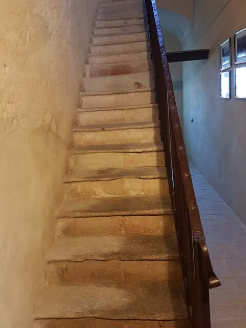 Treppe zum Getreidespeicher / Schauplatz des Films 1900 von Bernardo Bertolucci (1976), Roncole Verdi, Emilia-Romagna, Norditalien, daher AUSSER KONKURRENZ