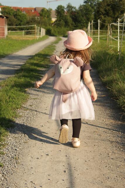 Schon jetzt geht sie ihren eigenen Weg...  Langenbrettach im Sommer