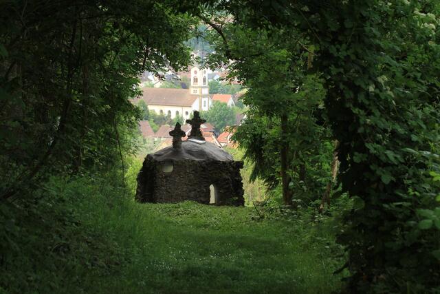 Weg zur Lourdesgrotte Höchstberg