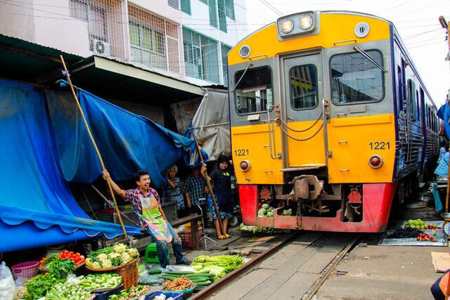 (Außer Konkurrenz) Mit dem Zug durch den Markt