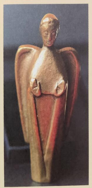 Bronzefigur als Symbol für einen Engel mit segnenden Händen, hier als Bild für eine Andacht (Quelle: Der Andere Advent, Foto: privat)