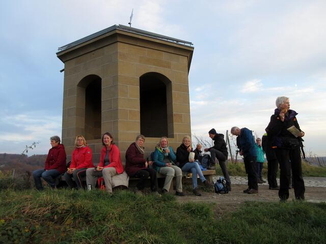 Dann gab es Bärlauch-Schnecken für die Wandergruppe. Verteilt wurde am Start und jeder hatte sein Tütchen selbst hoch getragen.