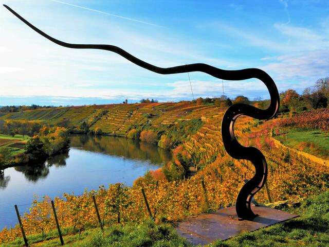 Neckar-Skulptur bei Kirchheim