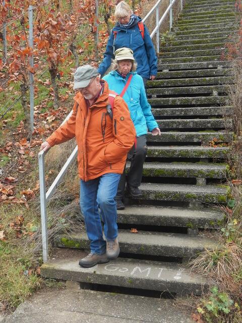 Treppe abwärts ging es zum Mittag