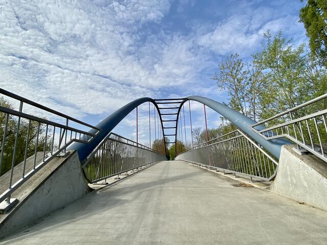 Über diese Brücke musst du gehen... welchen Fluss überquert sie und wo gehe ich hin?