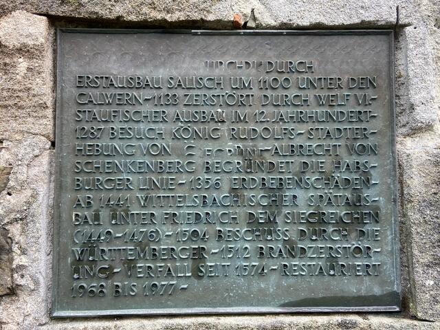 Genau 100 Stufen führen auf diese Sehenswürdigkeit...