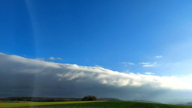 Himmelblau im November