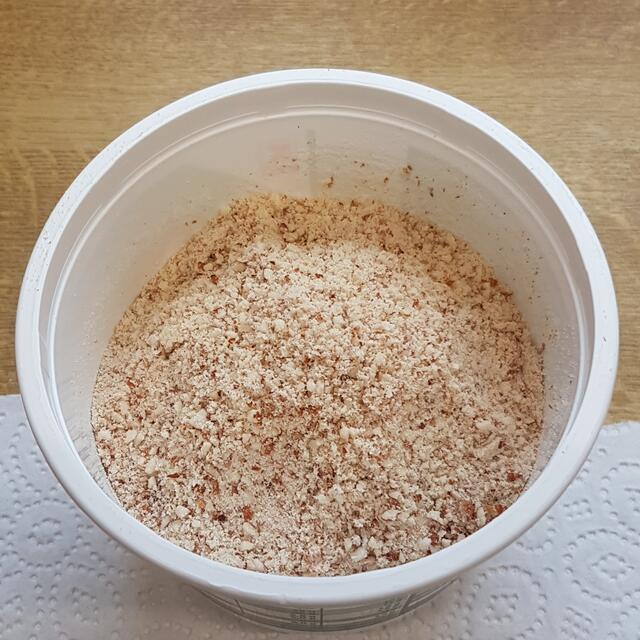 Die gemahlenen Mandeln