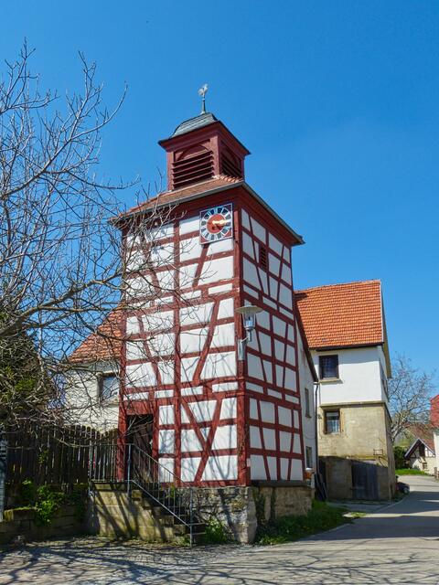 Keine Kirche, nur ein Glockenturm in Zweiflingen-Eichach