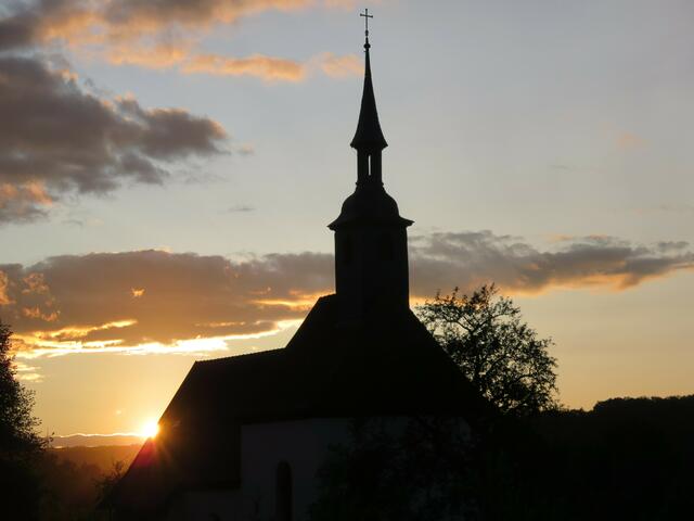 Heiligkreuzkapelle Altdorf bei Sonnenuntergang
