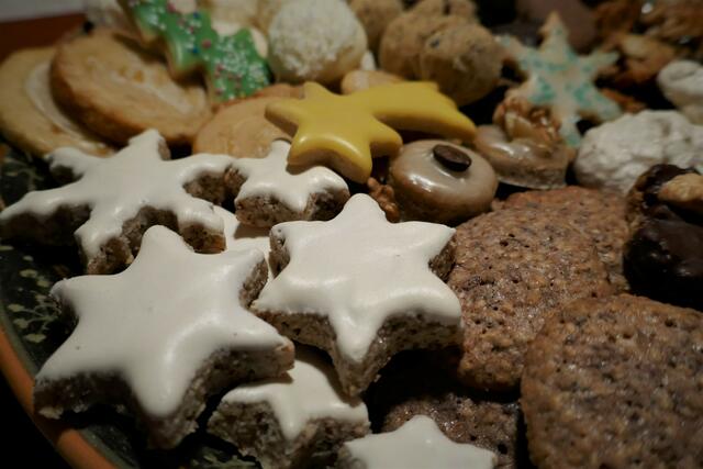 Weihnachtsteller mit Zimtsternen und....
