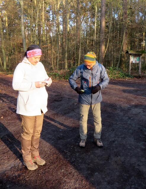 Zwei neue Wanderkameraden, die unabhängig voneinander im September zur Gruppe kamen, haben am 29.12. noch im alten Jahr die 150 gemeinsamen Kilometer erreicht. | Foto: Aurelia Kling