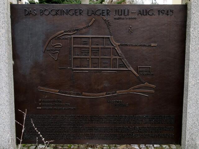 Auf dieser Karte ist die ehemalige Sandgrube eingezeichnet und die Wanderer haben nun einen Eindruck bekommen, was 90 ha bedeuten