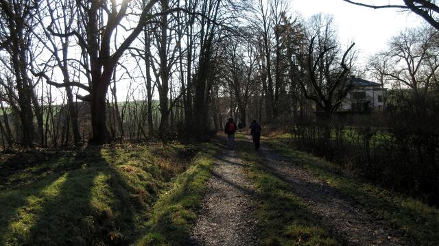 Der erste Blick auf den Hipfelhof, dieses Mal sind wir den geplanten Weg gegangen und haben uns nicht von langwierigen Vorschlägen ablenken lassen. Das ist ein toller Eindruck, wenn man so von oben ankommt.