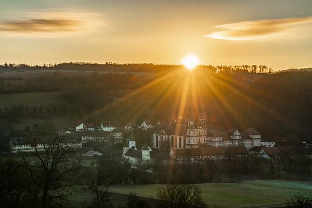Das Kloster Schöntal bei Sonnenaufgang an einem milden Silvestermorgen 31.12.2021 -2-