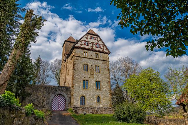 Das sagenumwobene Schloss Buchenbach im Jagsttal.