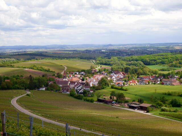 Blick auf Haberschlacht und weit ins Zabergäu und Heilbronner Land