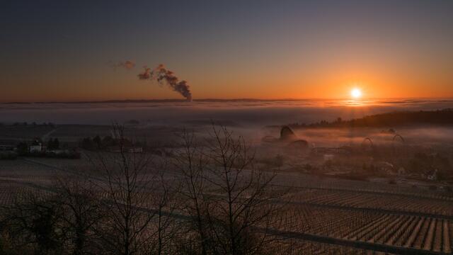 Sonnenaufgang am Michaelsberg mit Blick in Richtung Tripsdrill