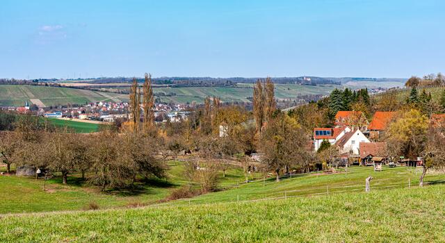 Rodbachhof bei Pfaffenhofen, Schloss Stocksberg im Hintergrund