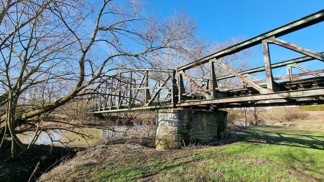Rostende Jagstbrücke bei Winzenhofen