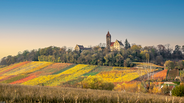 Schloss Stocksberg im Herbst..