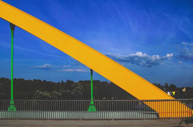 Die Merz-Brücke im Heilbronner Hafen