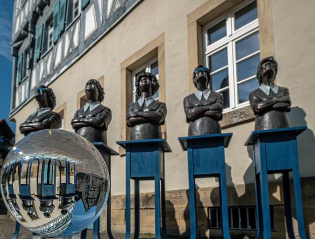 "Persilfrauen" (von G. Messer)