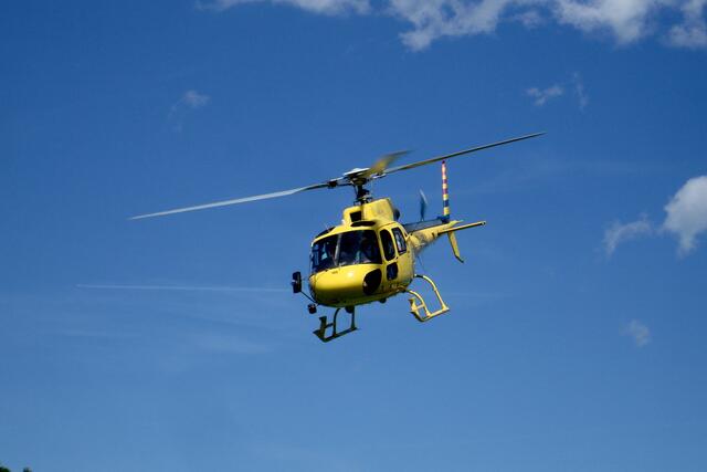 Hubschrauber in friedlicher Mission