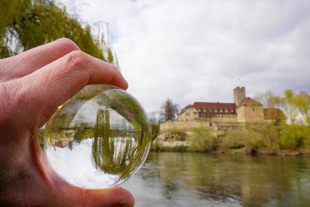 Rathausburg mit Neckar und Glaskugel