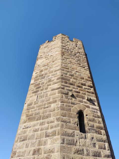 Der Turm ist geöffnet wenn das Lokal offen ist