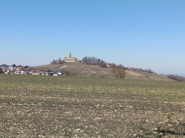 Immer näher kommt die Burg
