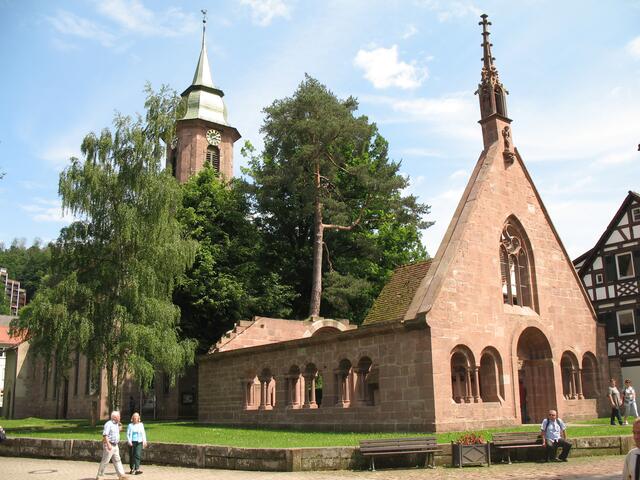 Der Baum wächst tatsächlich auf dem Tor, Herrenalb