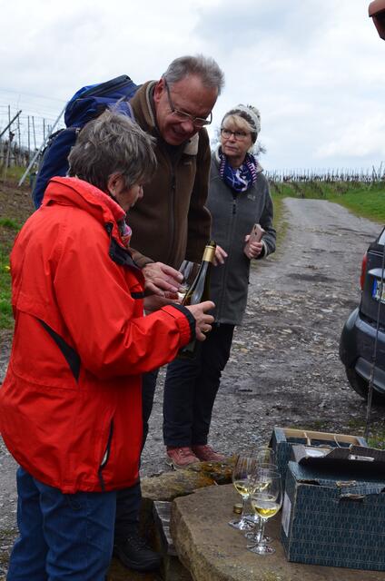 Gisela schenkt jedem ein