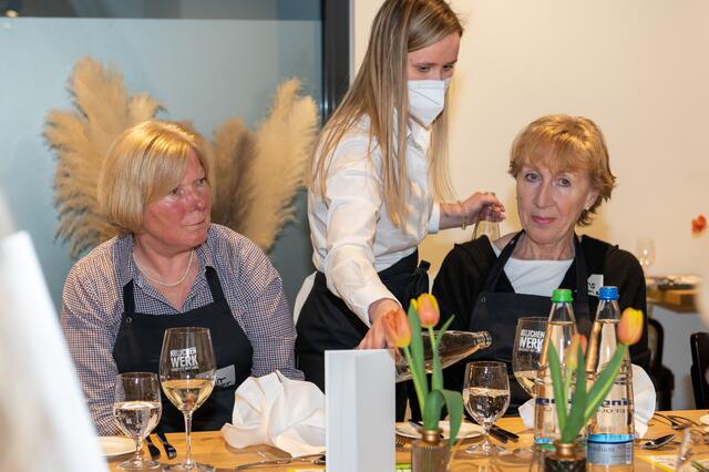 Esther Mair und Wilma Fuchs (rechts).