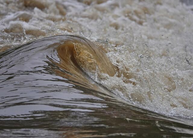 Bei Hochwasser entwickelt der Kocher jede Menge Kraft