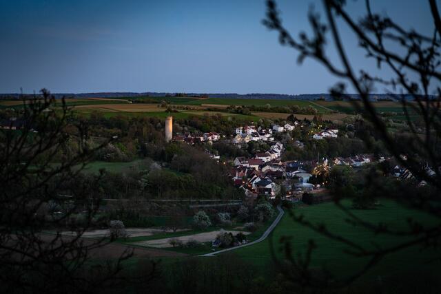 Heriboldesburg Herbolzheim zur Blauen Stunde