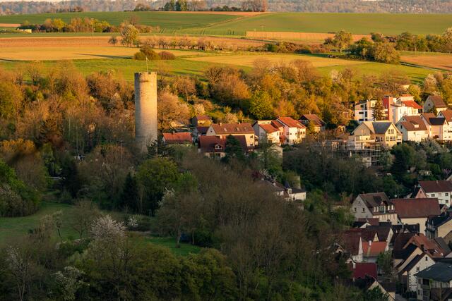 Heriboldesburg Herbolzheim im Abendlicht