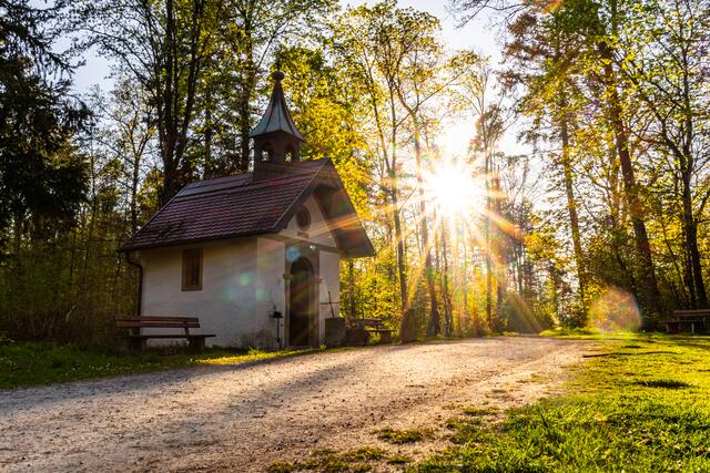 Herbolzheimer Käpelle bei Sonnenuntergang am Ostermontag -2-