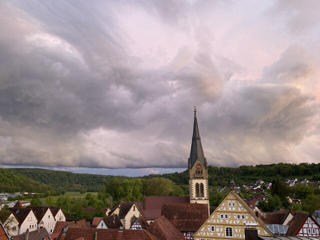 Nicht immer ruhig und beschaulich aber immer beeindruckend | Dramatisches Wolkenspiel über Möckmühl und dem Jagsttal