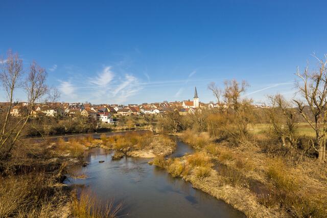 Ortsansicht Gochsen am Kocher mit Wehranlage