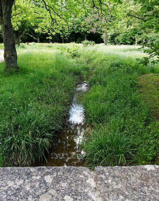 Nach dem Pfühlpark wird der Pfühlbach in den Untergrund verbannt bis zu seiner Mündung in den Neckar.