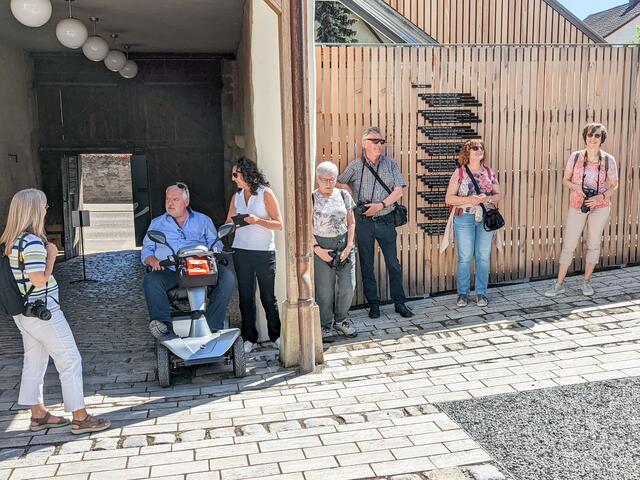 im Innenhof des Hölderlinhauses
