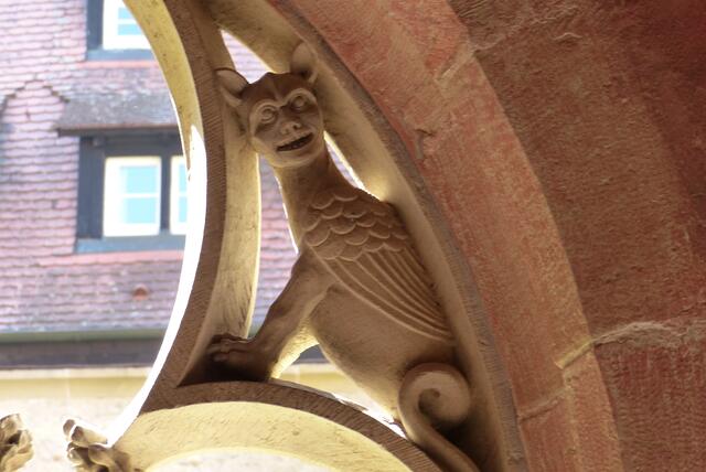 Im Kreuzgang von St. Peter in Wimpfen